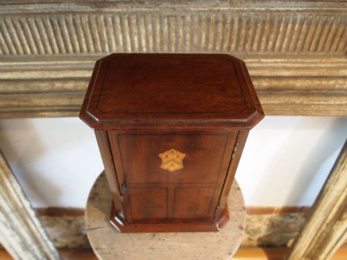 RARE MINIATURE MASONIC LINEN PRESS C1890 - ADDITIONAL PHOTO 2