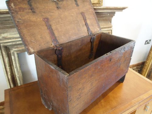 COFFER RARE CHILDS 17TH CENTURY OAK COFFER C1680 - ADDITIONAL PHOTO 12