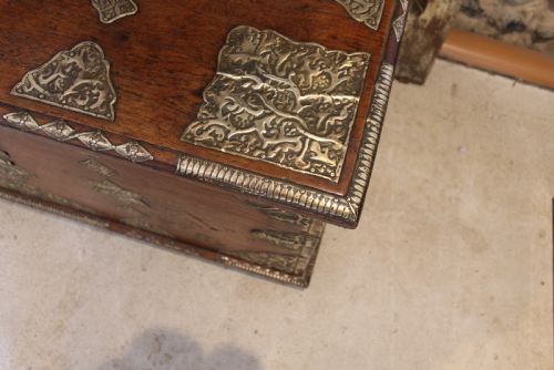 CHEST TRUNK COFFER STUNNING RARE ZANZIBAR TEAK AND BRASS C1850 - ADDITIONAL PHOTO 8