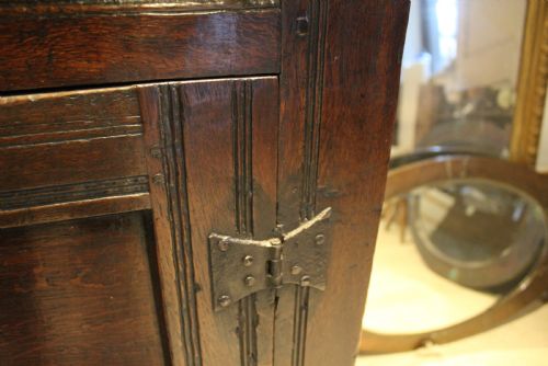 COURT CUPBOARD RARE CHARLES I OAK SMALL DATED 1633 - ADDITIONAL PHOTO 7