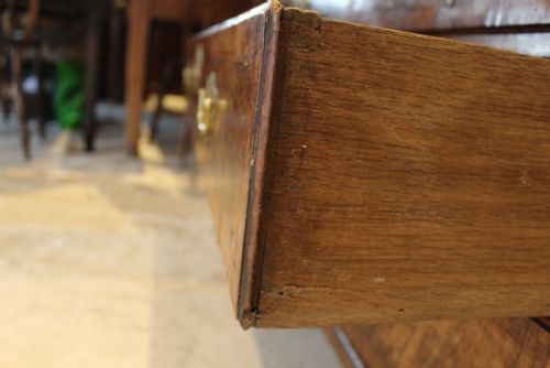 BUREAU OUTSTANDING GEORGE II WALNUT C1740 - ADDITIONAL PHOTO 8