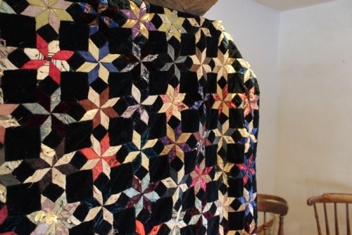 QUILT RARE VICTORIAN TEXTILE STAR PATTERN SILK VELVET PATCHWORK POSSIBLY AMERICAN C1850 - ADDITIONAL PHOTO 6