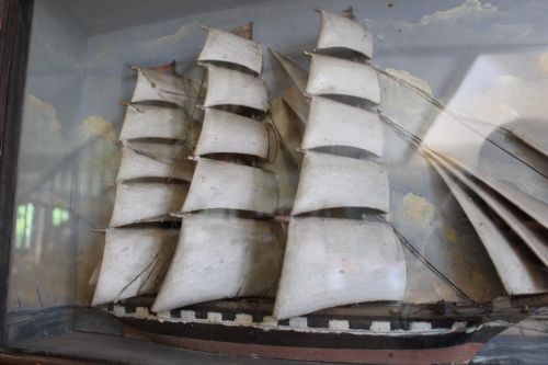 RARE LARGE 19TH CENTURY SHIP FOLK ART DIORAMA CARVED WOOD C1850 - ADDITIONAL PHOTO 7