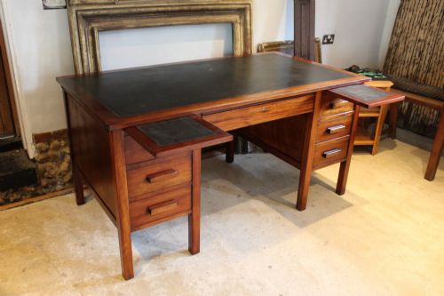 DESK MODERNIST ART DECO WALNUT DESK C1930 - ADDITIONAL PHOTO 1