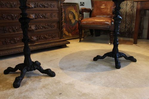 RARE PAIR OF VICTORIAN STYLE CAST IRON GARDEN OR PATIO TABLES POLISHED GRANITE TOPS - ADDITIONAL PHOTO 8