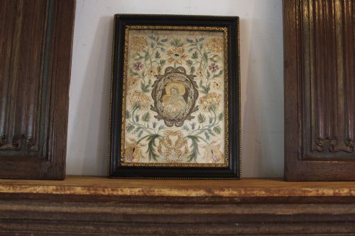 VERY RARE 17TH CENTURY SILK EMBROIDERY PANEL C1690 - ADDITIONAL PHOTO 7