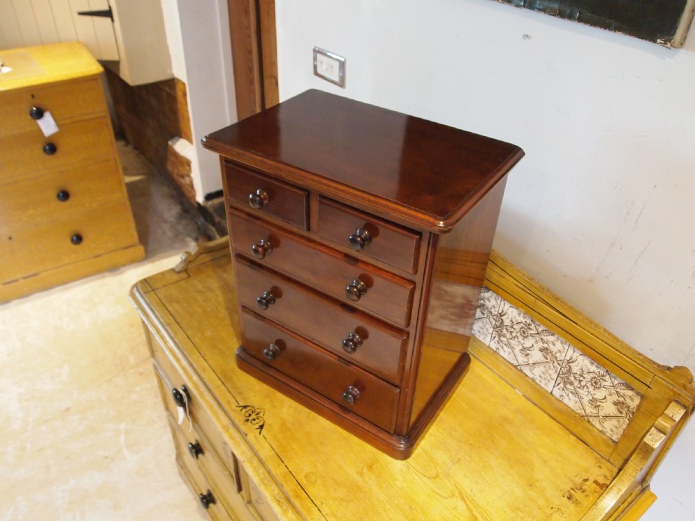 Chest of drawers miniature apprentice Victorian c1890 View III