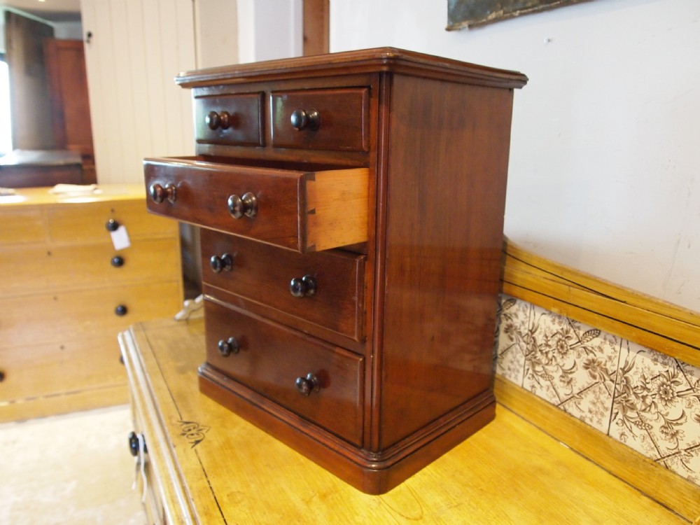 Chest of drawers miniature apprentice Victorian c1890 View VIII