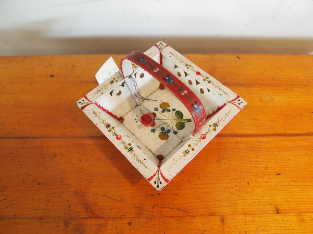 Basket rare treen folk art Norwegian trinket c1890 View X