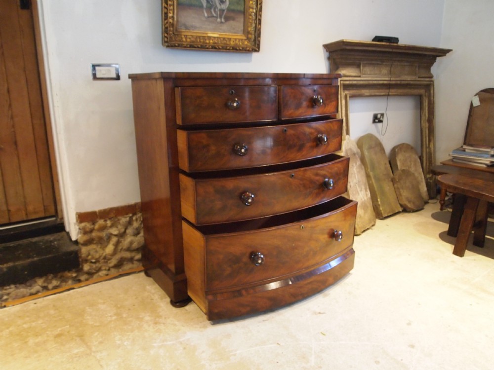 Chest of drawers fine quality bowfront Victorian c1840 View VIII