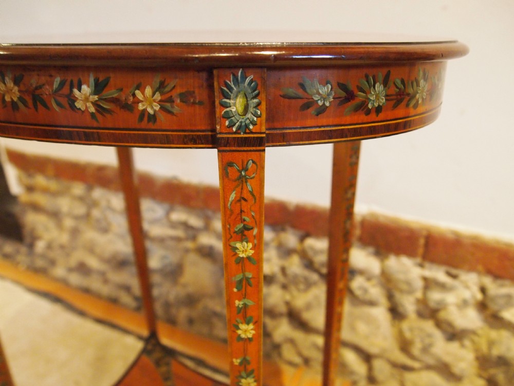 Outstanding Victorian Edwards and Roberts Satinwood table c1880 View III