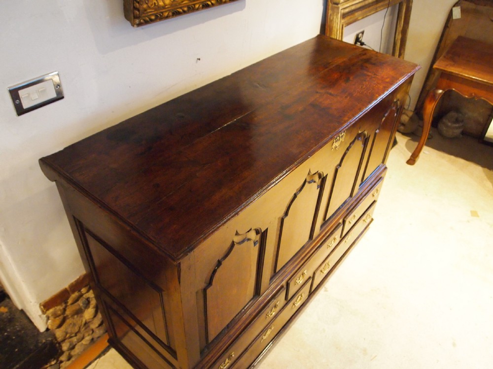Mule chest of drawers stunning George III Oak c1770 View III