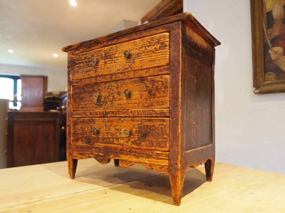 Chest of drawers very rare primitive miniature Welsh Maetwrog c1800 View II
