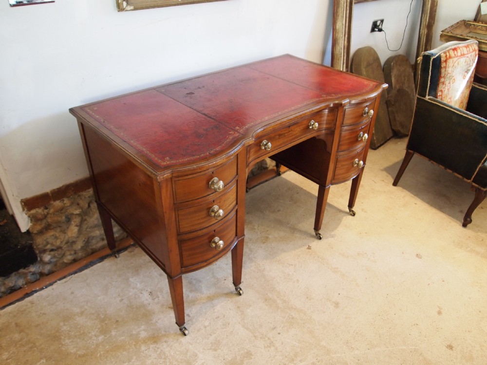 Desk Gillows writing table Victorian Mahogany c1890 View III