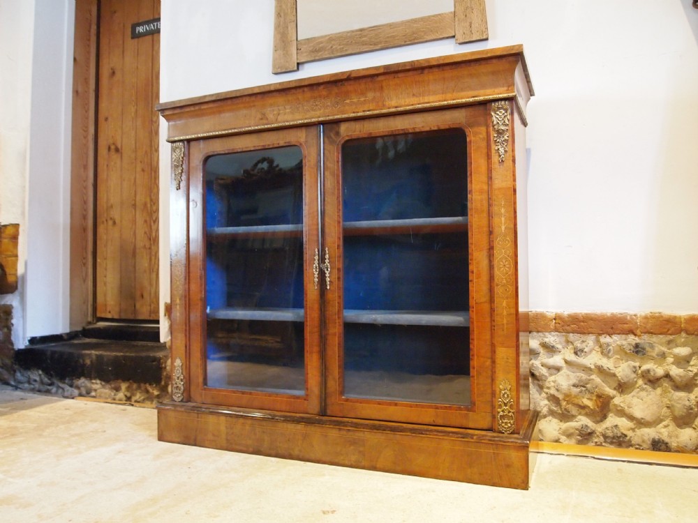Cabinet display bookcase fine Victorian Walnut c1870