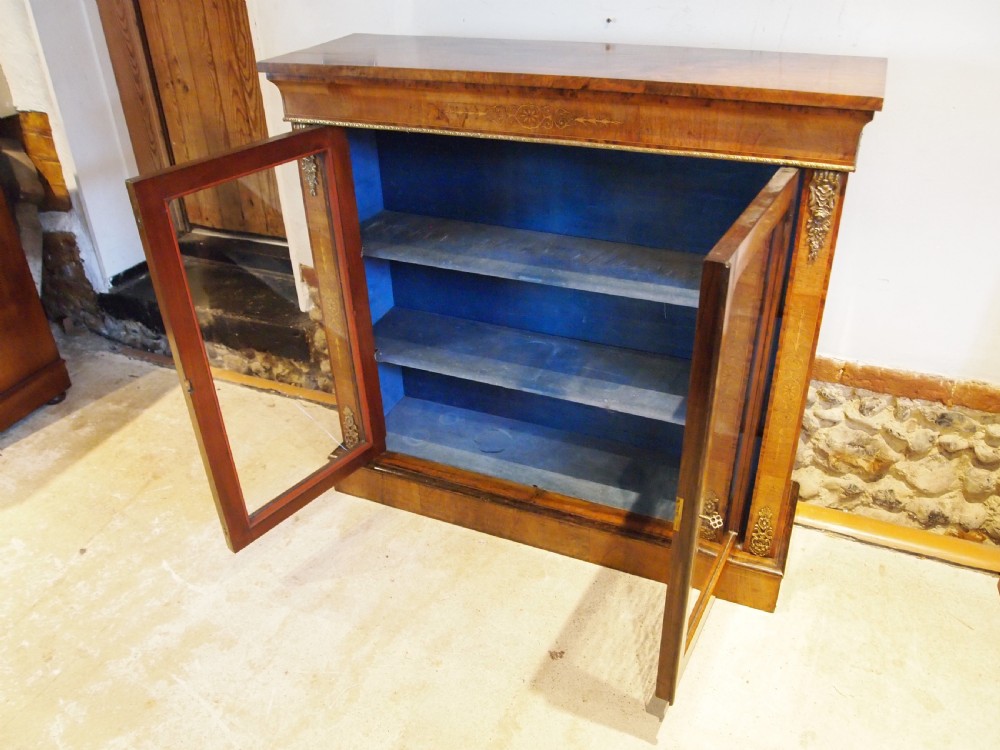 Cabinet display bookcase fine Victorian Walnut c1870 View IV