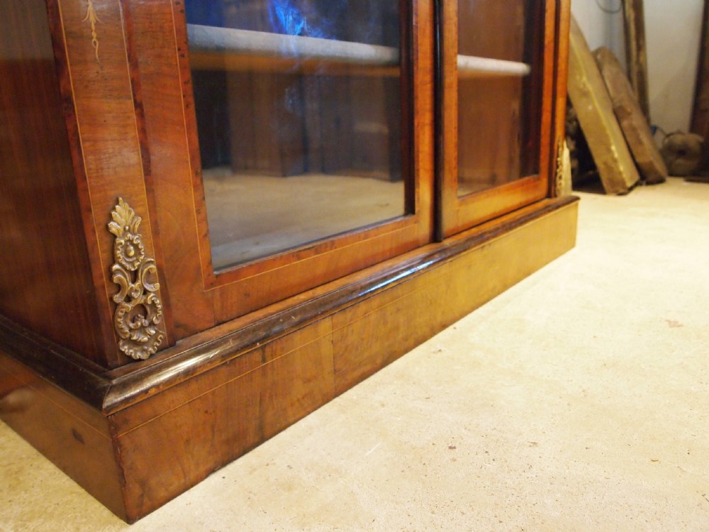 Cabinet display bookcase fine Victorian Walnut c1870 View VIII