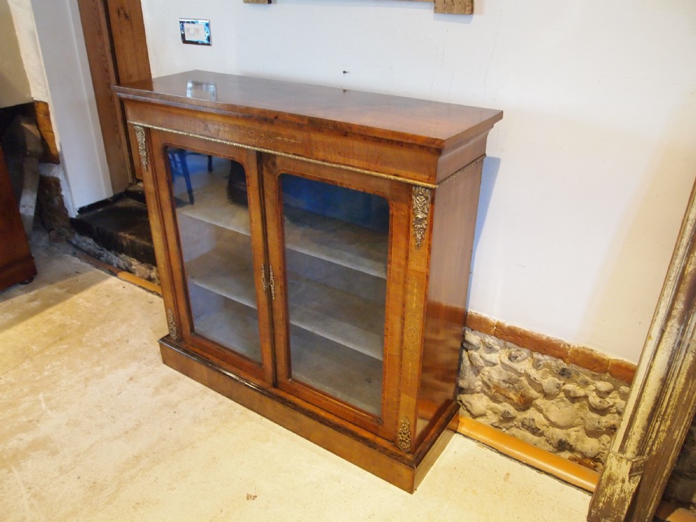 Cabinet display bookcase fine Victorian Walnut c1870 View IX