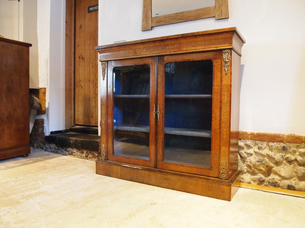 Cabinet display bookcase fine Victorian Walnut c1870 View XIV