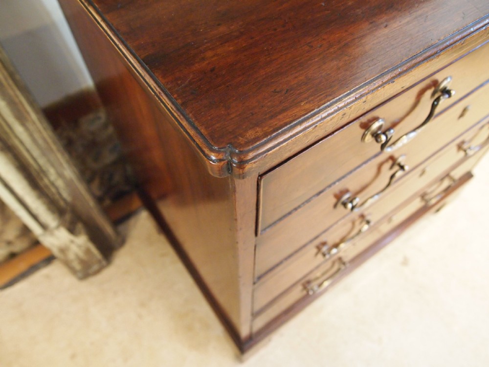 Chest of drawers stunning George III bachelors chest small c1770 View VI