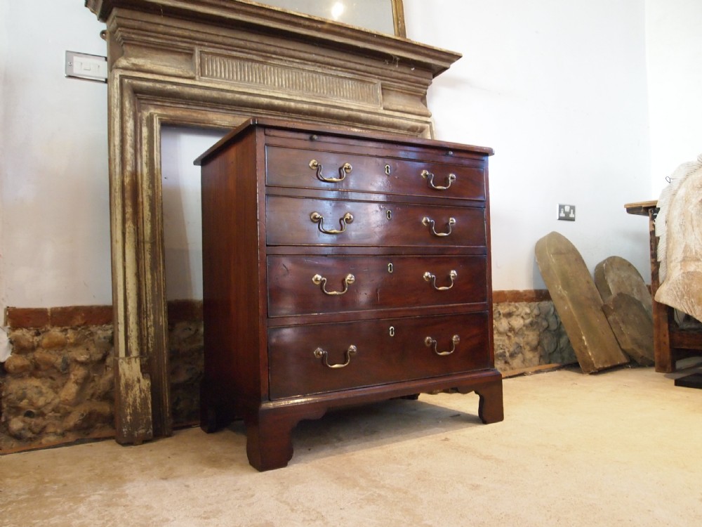 Chest of drawers stunning George III bachelors chest small c1770 View XV