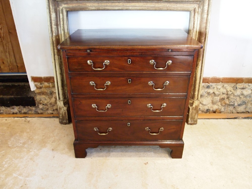 Chest of drawers stunning George III bachelors chest small c1770 View XVI