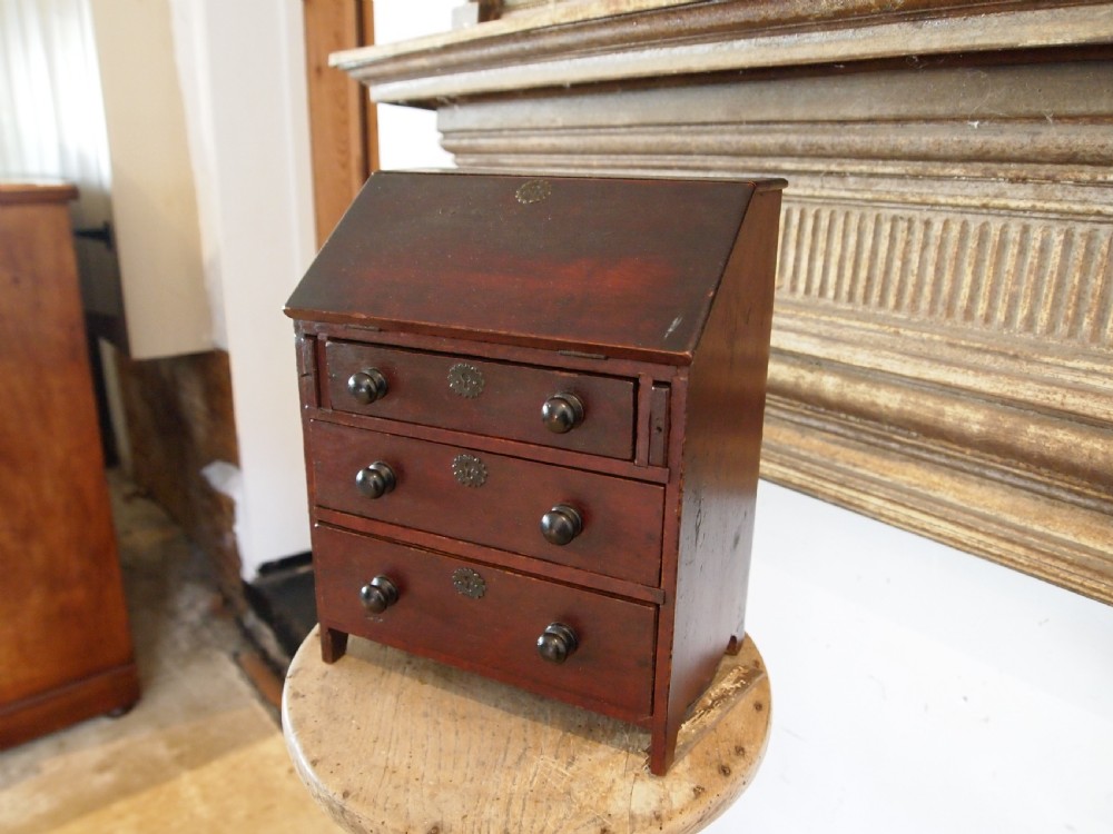 Bureau rare miniature apprentice George III c1800 View XI