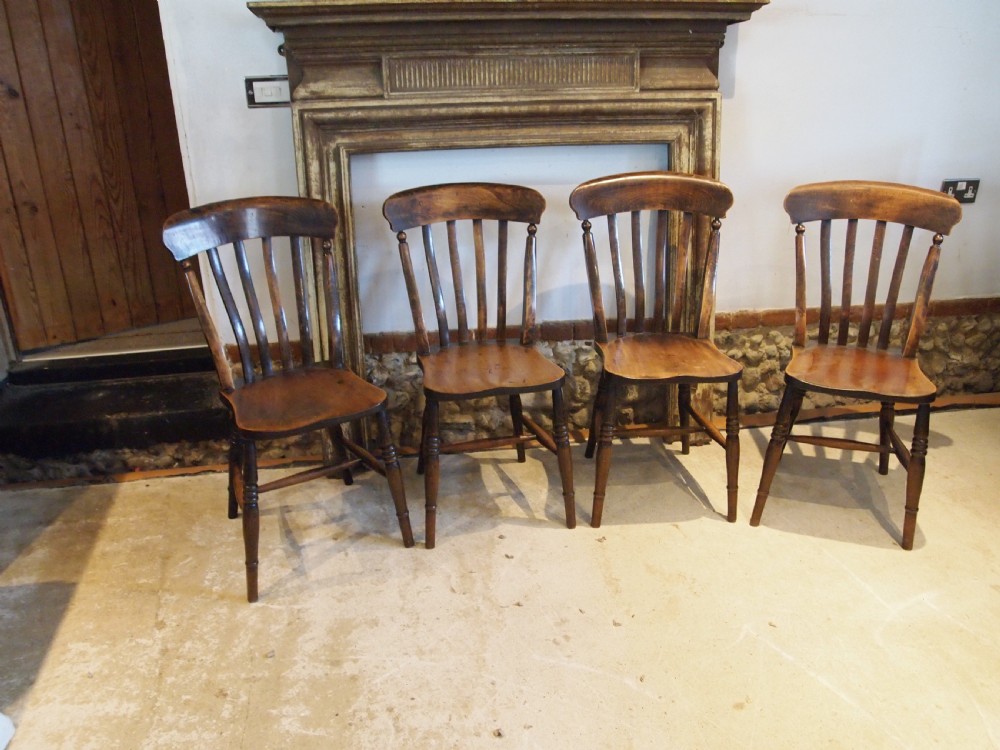 Chairs set of 4 Victorian Windsor lathe back c1870