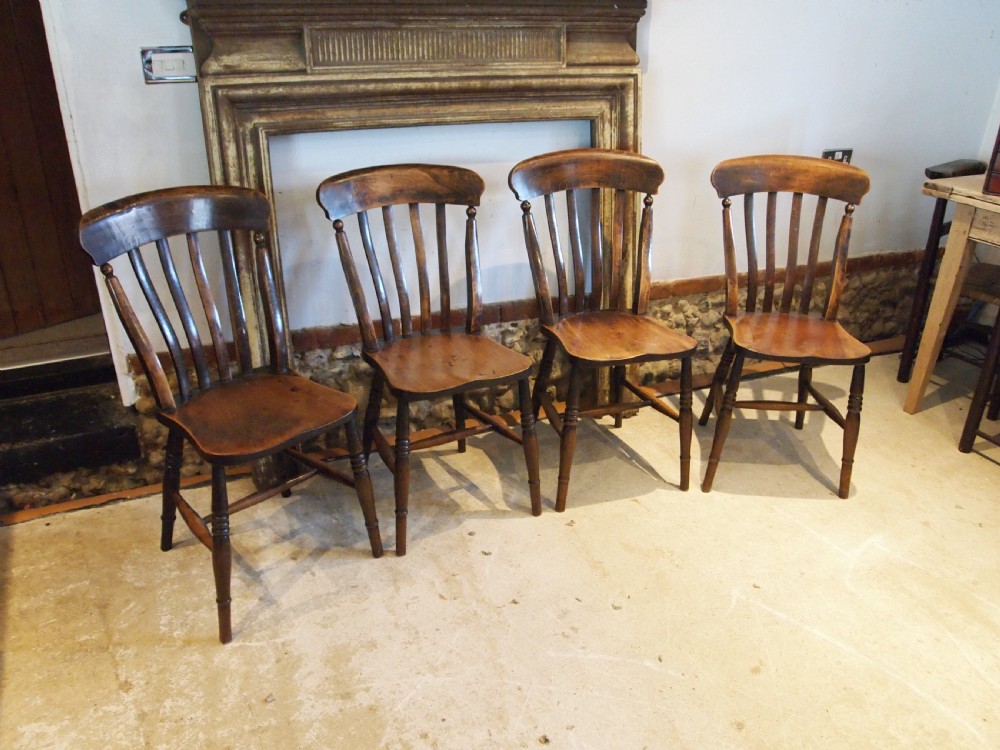 Chairs set of 4 Victorian Windsor lathe back c1870 View VI