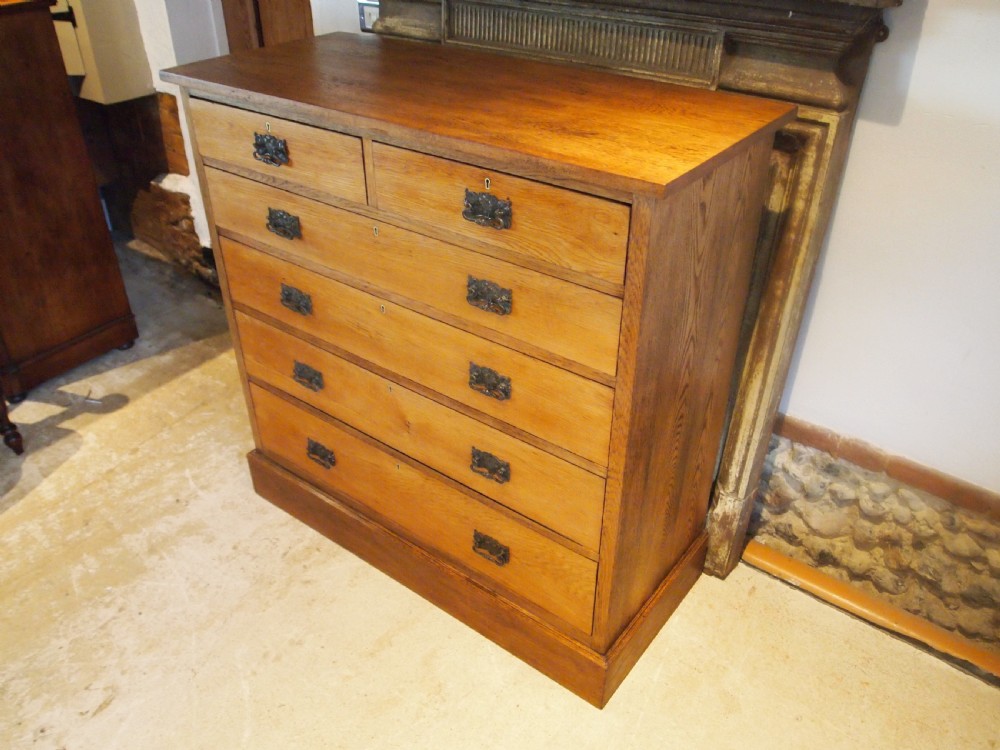 Chest of drawers rare Arts and Crafts Oak c1890