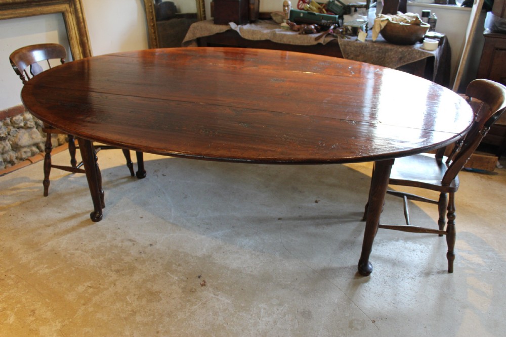 Table George II style wake Oak/burr Oak seats 12 fine quality c1930 View III