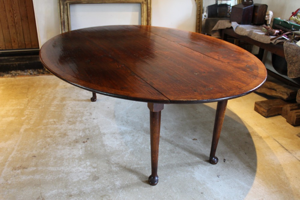Table George II style wake Oak/burr Oak seats 12 fine quality c1930 View XII