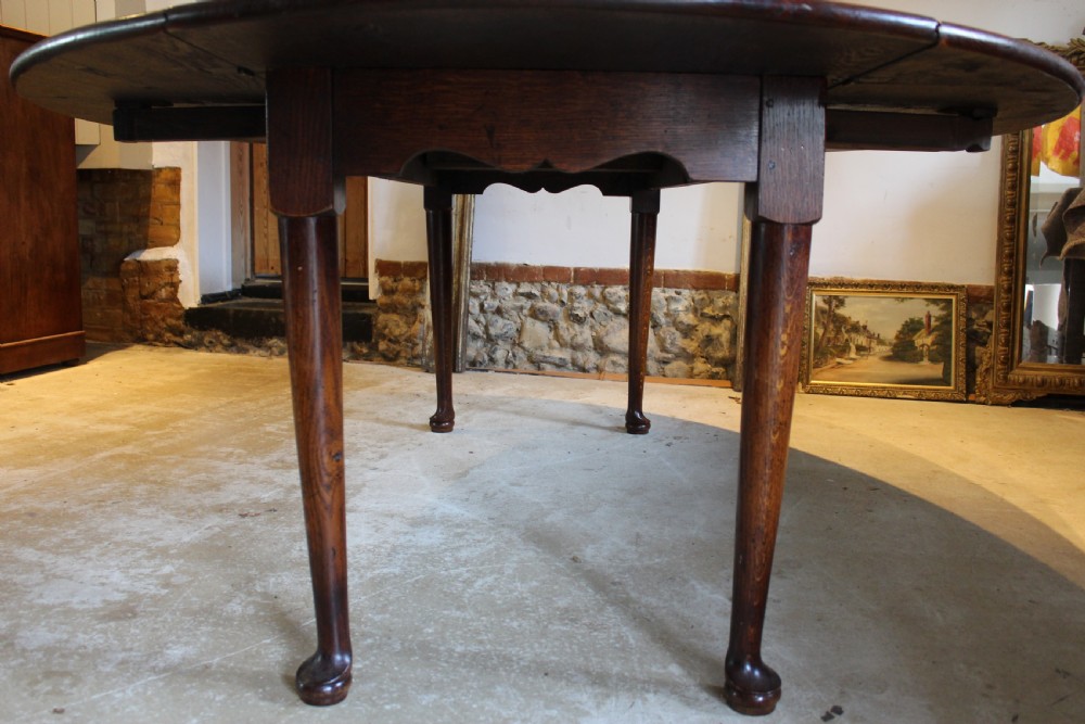 Table George II style wake Oak/burr Oak seats 12 fine quality c1930 View XVII