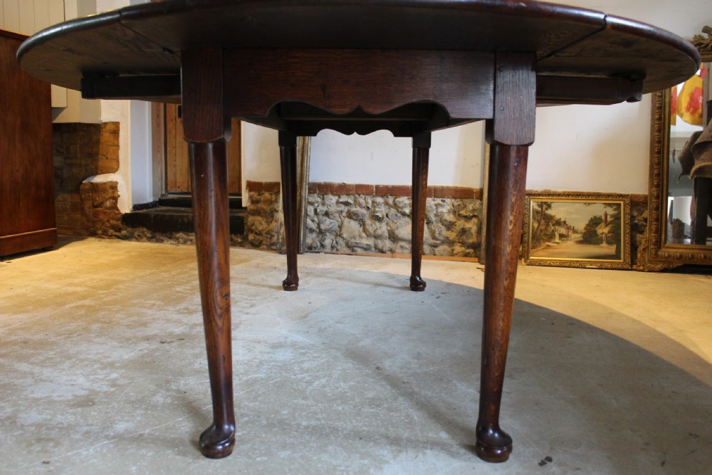 Table George II style wake Oak/burr Oak seats 12 fine quality c1930 View XIX