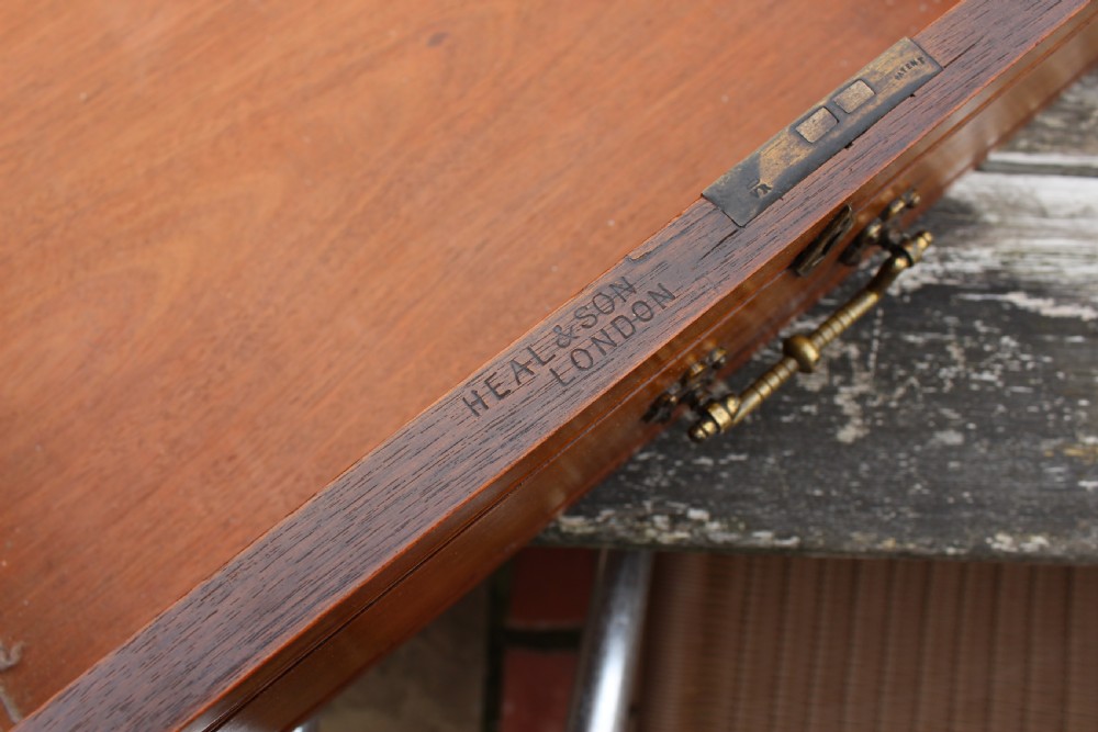 Chest of drawers Heal and son Walnut Arts and Crafts c1890 View III