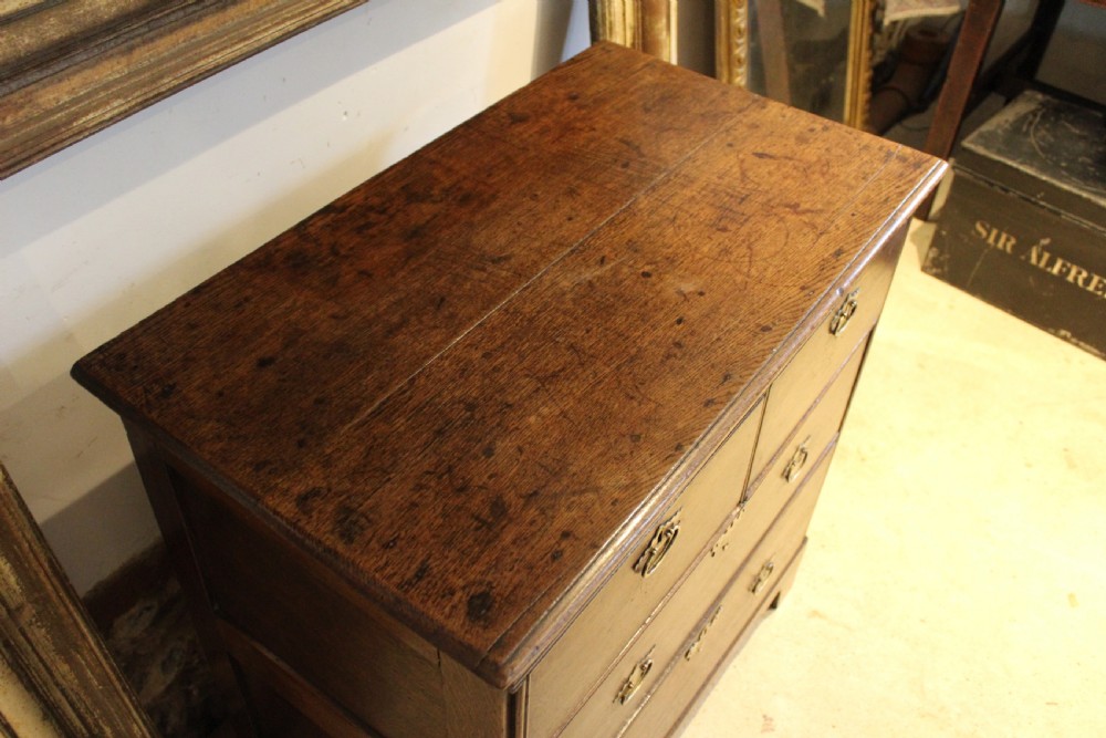 Chest of drawers rare small Oak George I c1715 View III