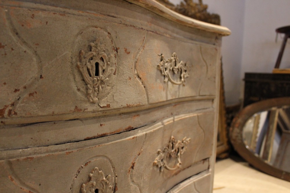 Chest of drawers Commode French Oak c1750 View III