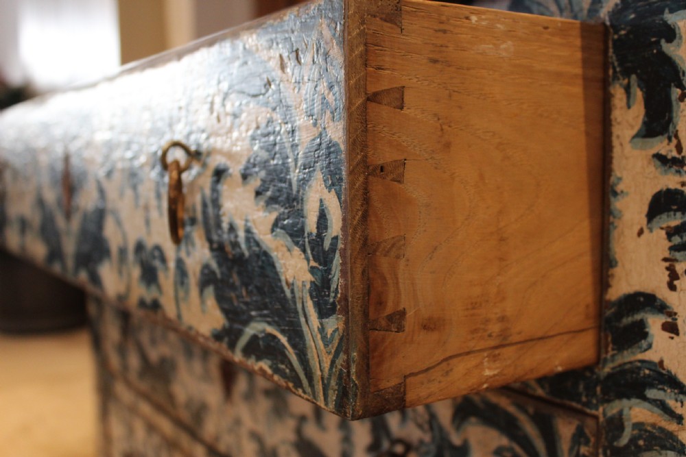 Chest of drawers Stunning Italian Chestnut commode 18th c1760 View III