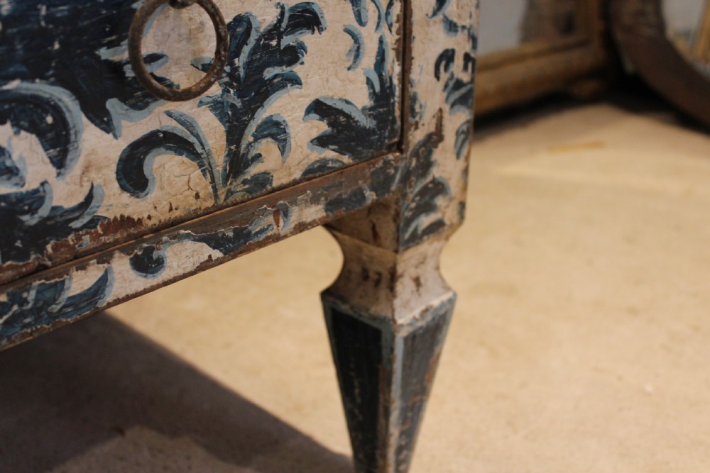Chest of drawers Stunning Italian Chestnut commode 18th c1760 View XIII