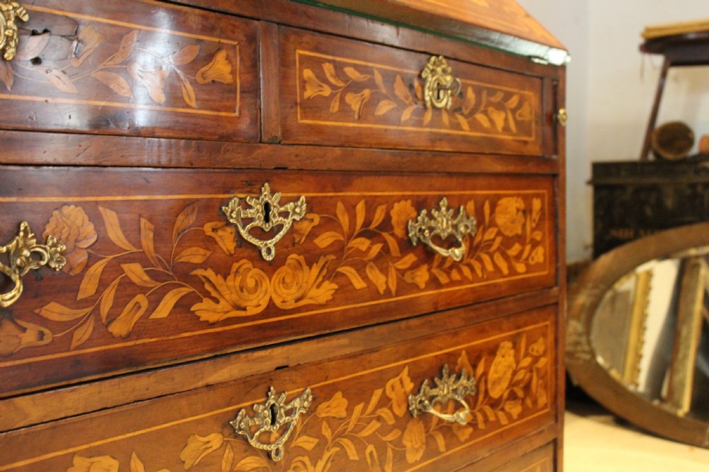 Bureau stunning George III English Walnut inlaid c1780 View X