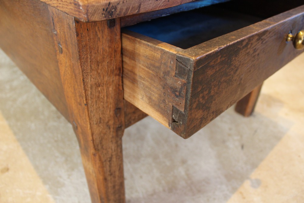 Coffee table George III Elm c1800 View II