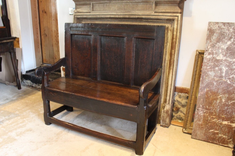 Rare Small Early 17th-Century Oak Settle c1630