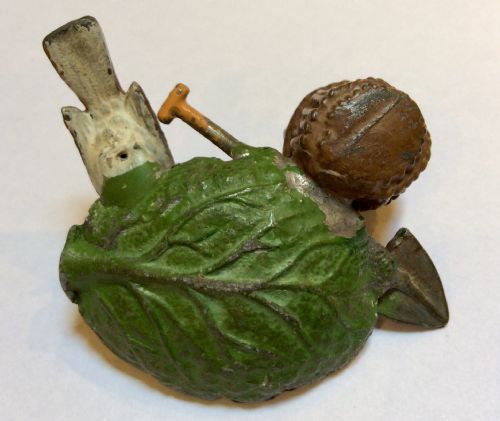 LITTLE PLOMB DE NUREMBERG COLD PAINTED BIRD ON LEAF - ADDITIONAL PHOTO 1
