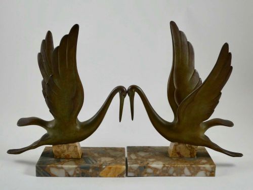 pair of art deco bookends modelled as herons - CATEGORY: ANTIQUE MISCELLANEOUS - DATED 1930