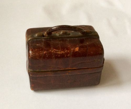 TRAVELLING INKWELL IN THE FORM OF A MINIATURE GLADSTONE BAG - ADDITIONAL PHOTO 2