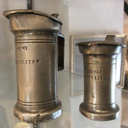 SET OF SEVEN ANTIQUE FRENCH PEWTER MEASURES - ADDITIONAL PHOTO 3
