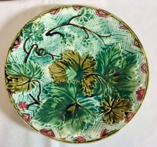 french majolica plate - CATEGORY: ANTIQUE PLATES - DATED 1920