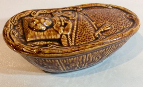 RARE TREACLE GLAZE FRENCH MONEY BANK IN THE FORM OF A CHILD IN BED - ADDITIONAL PHOTO 3