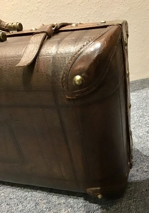 FRENCH LEATHER VALISESUITCASE C1900 - ADDITIONAL PHOTO 3