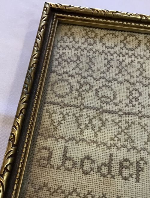 VERY SMALL 19TH CENTURY SAMPLER - ADDITIONAL PHOTO 1